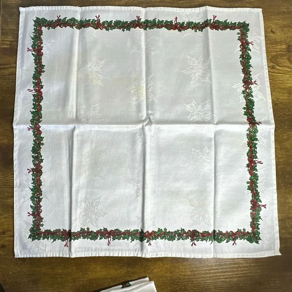Christmas Linen‎ Set 4 Placemats Holly Berry Print Table Linens 18” x 18”